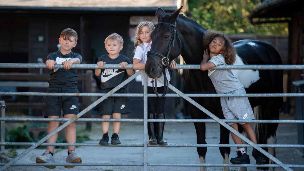 Kids and Horse